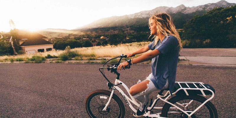 白云石：从化工原料到建筑基石，揭秘其矿床成因与全球分布地质特征